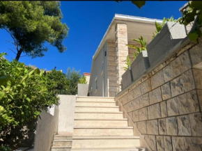 Apartments by the sea Splitska, Brac - 23366